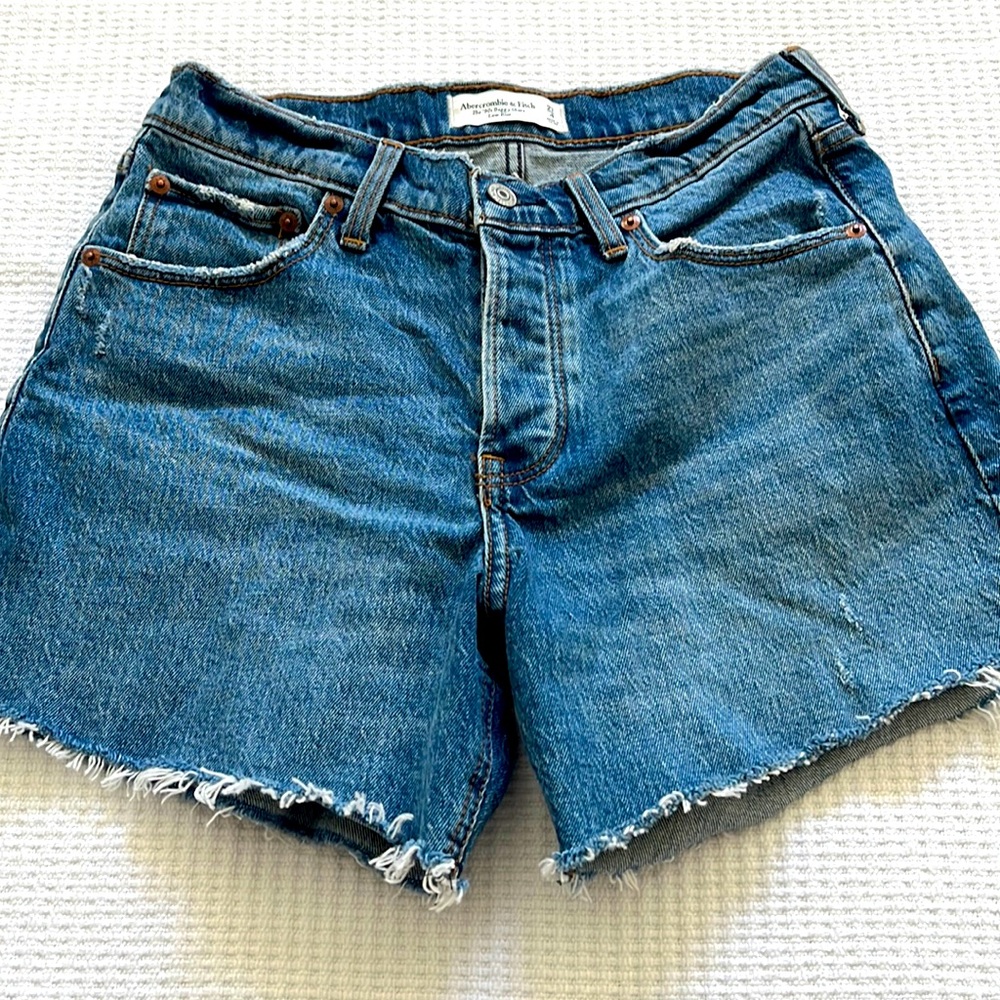 Abercrombie & Fitch Short